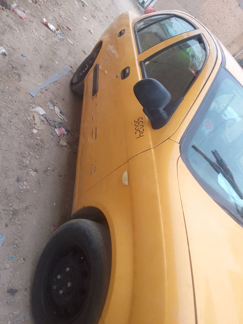 طيبة 2016 لا تبديل ولا صبغ ولا ضربة قوية بيهة كم طخة
كير ومحرك جديد سيارة ناقصهة بس صدر.رايدهة 32 ورقة ***********
