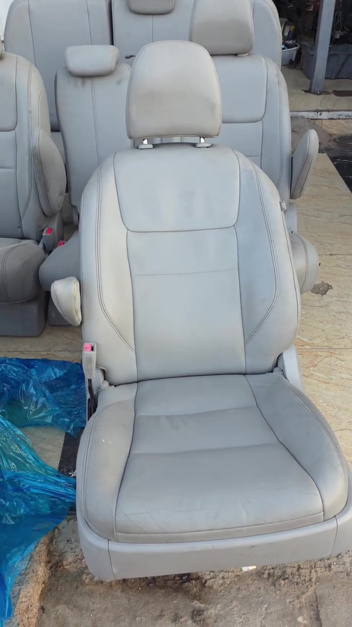 بسم لله وعلى بركة لله
متوفر لدى شركة الراوي 
غرفة كامله سينا 2019 xle جلد 
كشن سائق و السكن كهرباء 
السعر 700$ وبيها مجال بسيط
العنوان الانبار القائم 
للاستفسار على الارقام الاتيه 
***********
ارقام الشركة 
***********
***********
