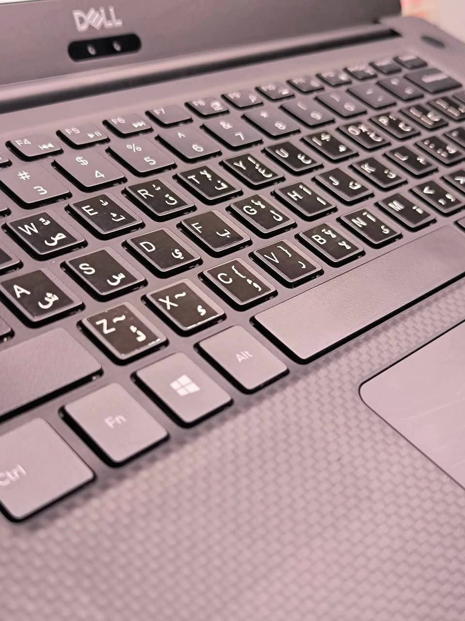 ✨ توفر حديثاً | Dell Precision 5540 Workstation ✨
محطة عمل احترافية تجمع بين القوة الفائقة والتصميم النحيف، مخصصة للمهندسين والمصممين والبرامج الثقيلة.
🔍 المواصفات التقنية:
• المعالج: Intel Core i7 (الجيل التاسع - فئة H) | 12 CPUs - 6 Cores.
• الرام: 16GB DDR4.
• الهارد: 512GB SSD M.2.
• كارت الشاشة الخارجي: NVIDIA Quadro T1000 (4GB).  
• كارت الشاشة الداخلي: Intel UHD Graphics 630 (8GB Shared).
• الشاشة: 15.6 بوصة Full HD.
• الكيبورد: ستيكر (عربي/إنجليزي).
🎁 الهدايا والملحقات:
(حقيبة، شاحن أصلي، ماوس، ماوس باد، تغليف كرتوني آمن).
🛡️ الضمان والخدمات:
• فحص المواصفات والنظافة عند المندوب قبل الاستلام.
• ضمان استبدال لمدة أسبوع كامل.
• تنصيب ويندوز، أوفيس، والبرامج الأساسية مجاناً.
💰 السعر: 625000 دينار عراقي.
📍 الموقع: بغداد - الأمين الثانية.
🚚 التوصيل: متوفر لجميع محافظات العراق.
📞 للحجز والاستفسار (واتساب/اتصال):
***********
