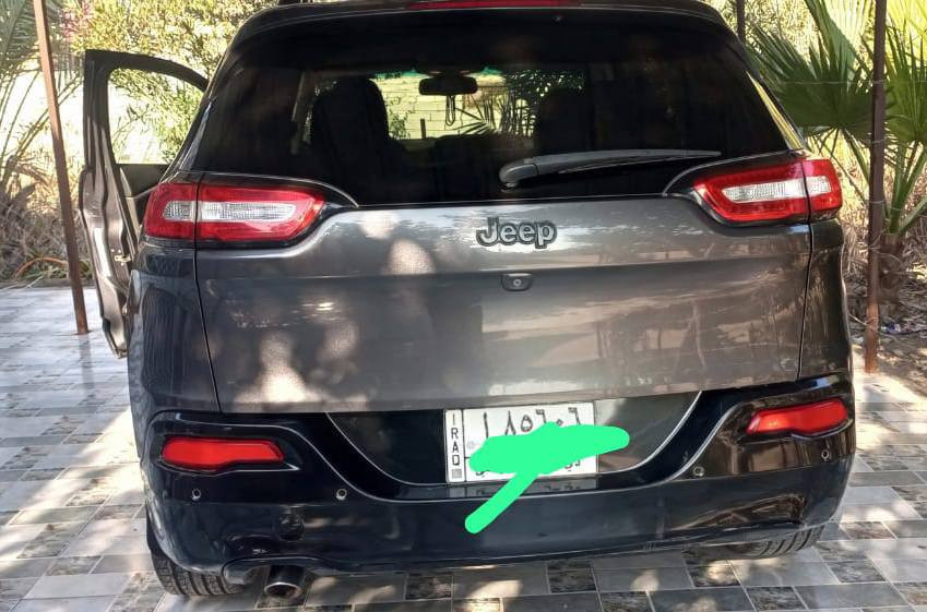 سلام عليكم جيب بزون موديل 18ذي قار حرة حادثهة بنيد ومدكر موضح بالفحص السعر 105حداية ضعيفة بس الصدر مكلف بالنشر راعيها 
***********
