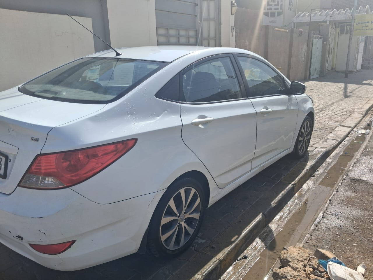 اكسنت 2015
لون ابيض
اشاير بالمري 
فتحة سقف
شاشه+ كاميره
تحكم ستيرن
رقم نجف دولي  باسمي
تخم تاير جديد
حداديه جديده
5 ويل كب
السونار مرفق
‎السعر 103
مكان نجف
***********
