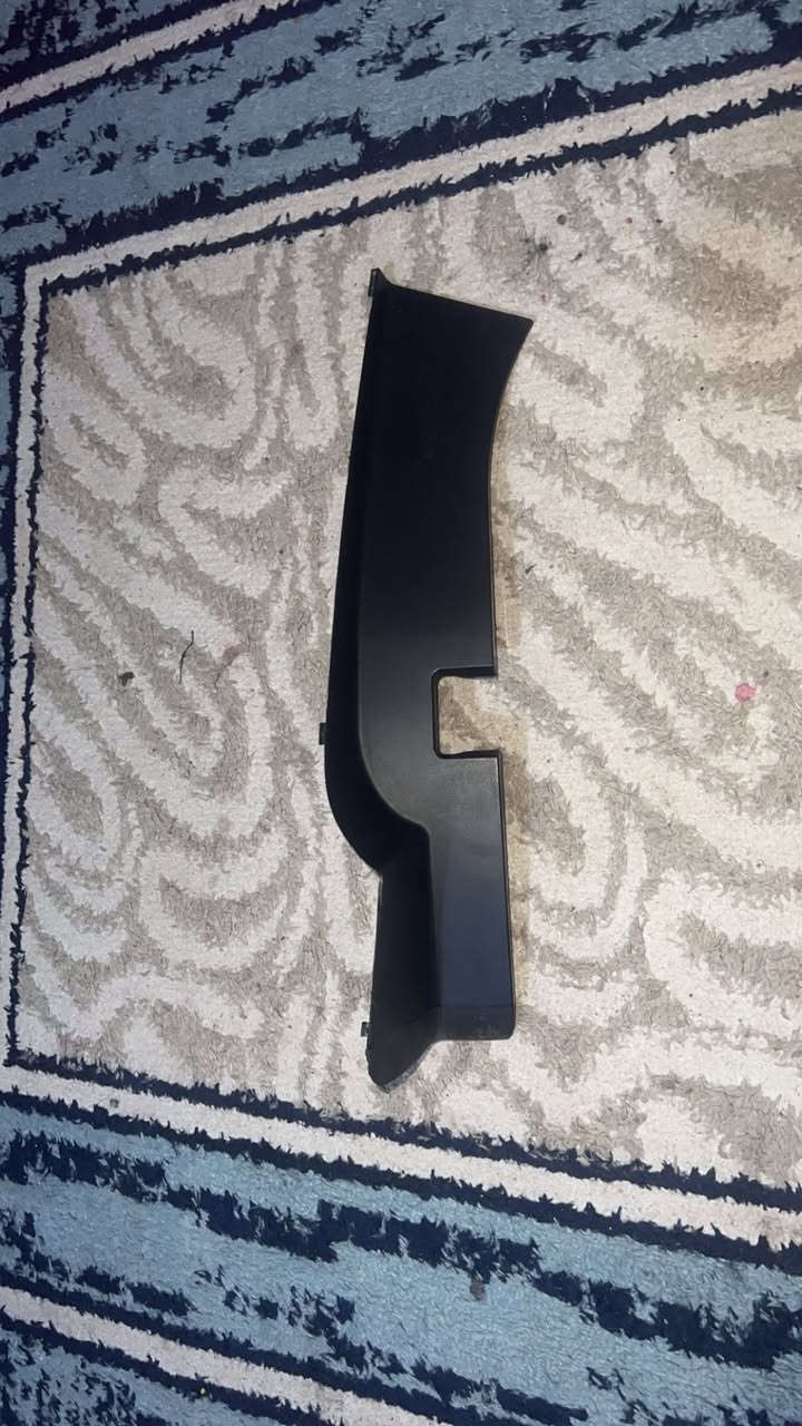 سلام عليكم غراض تلورايد 2022للبيع  1-ويل بيه ضرر بسيط  2-لحيه او شفقه بنيد 3-غطاء بك لايت خلفي 4-بك لايت خلفي ضرر جامه  *********** الاتصال ع الرقم او يوجد واتساب
