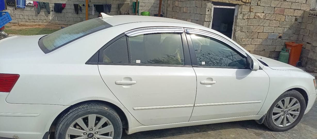 سلام وعليكم سياره سوناتا للبيع 2010 وارد امريكي رقمه ديالى الاتصال على الرقم ***********
