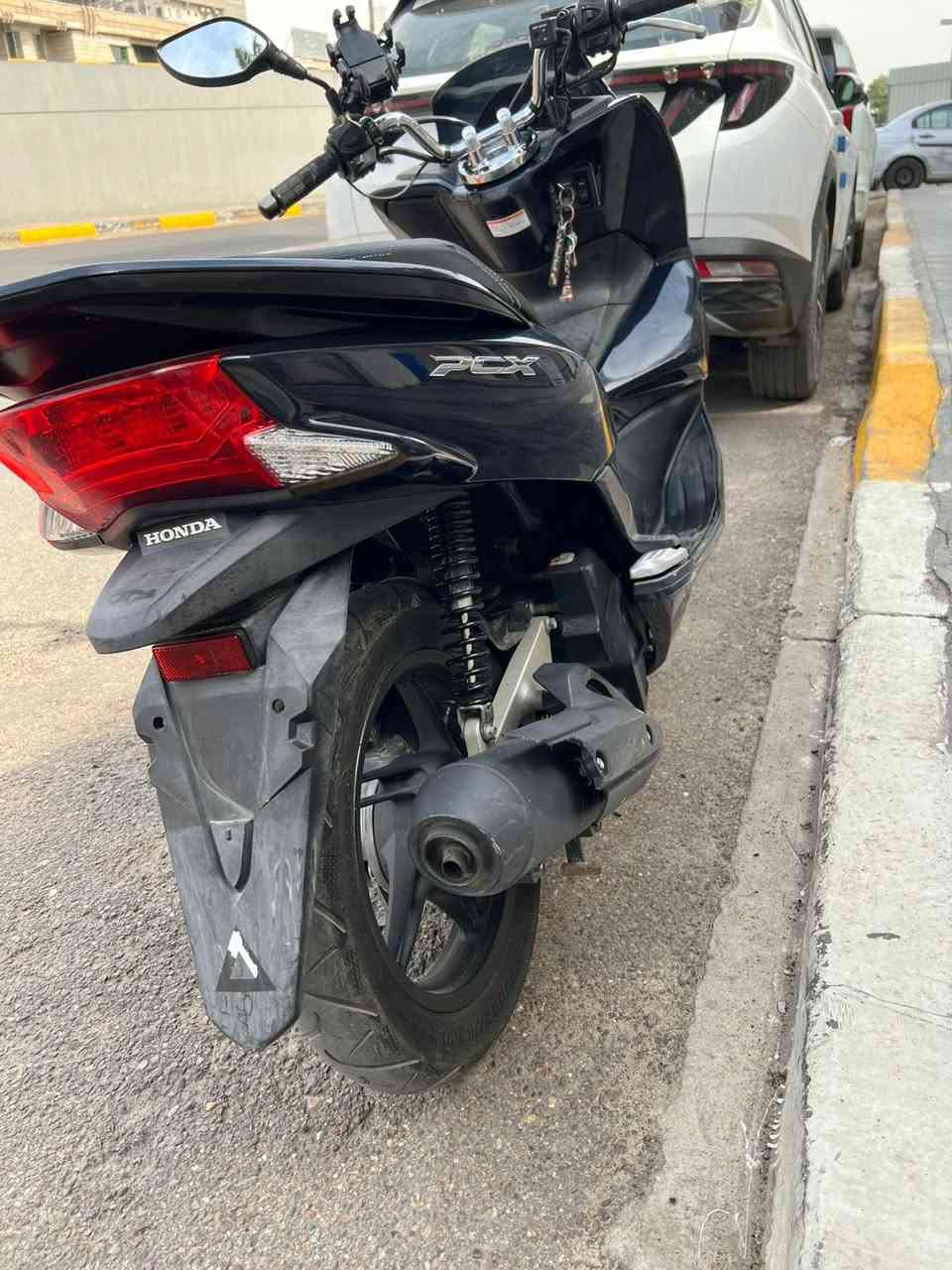 للبيع pcx الجيل الثاني مكفوله من الفتح دراجه خير من الله اللون نيلي مو اسود السعر مليون و 550 قفل لاتخابر وتعامل مكان مدينة الصدر ***********
