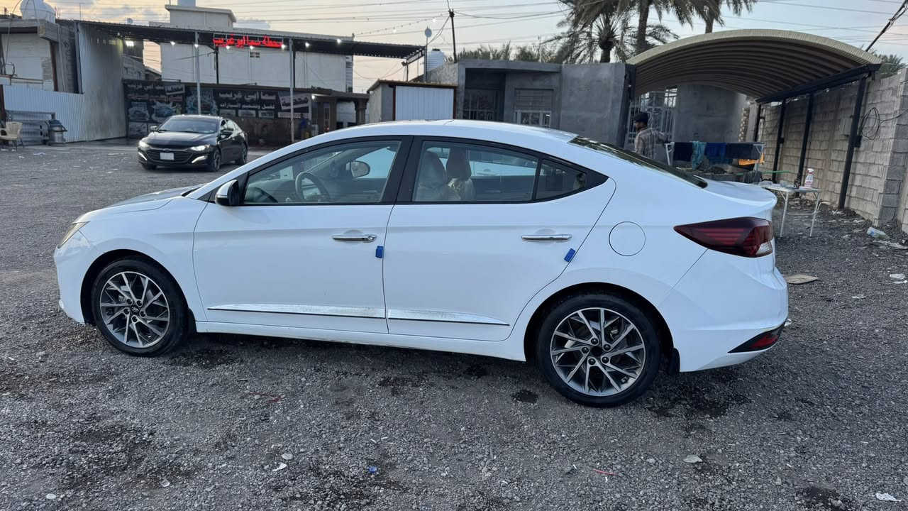 النترا 2020 رقم بغداد خليجي فول محرك 2000 دوش بيها 3 قطع جاملغ خلفي عكس السايق والدوسه مصبوغات وقبق المحرك.. بأسمي السياره سعرها 148 مكاني بغداد 

‭0750 016 8944‬

‭0770 025 5391‬
