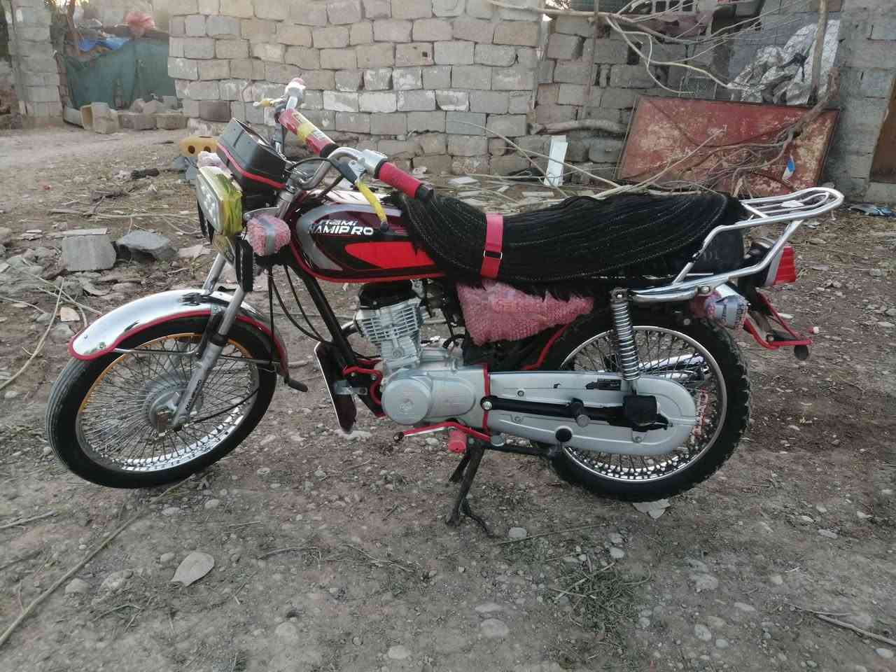 بەناوی خوای گەورە.  ئەم ماتۆرە ئەفرۆشم ٢٠١٩یە هونزدا جوانو دانسقەو تنوتۆلە گشت گیانی بەشەرتە مەسروفی تیانییە وەرەقەیە وەجبە یەکە ماتۆرەکە بیانوبڕە مشتەریت بێ مەعمەلە بکەو لەخزمەتتانام ***********
