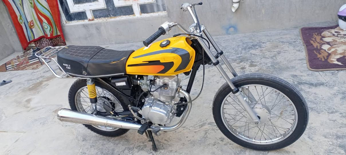 سلام عليكم دراجه ربع كير كلك لبيع غراض شلامجه اصلي محرك مامفتوح سعر475وبيه مجال مكان   نجف كوفه شارع لمطار جديد وهاذ رقمي***********
