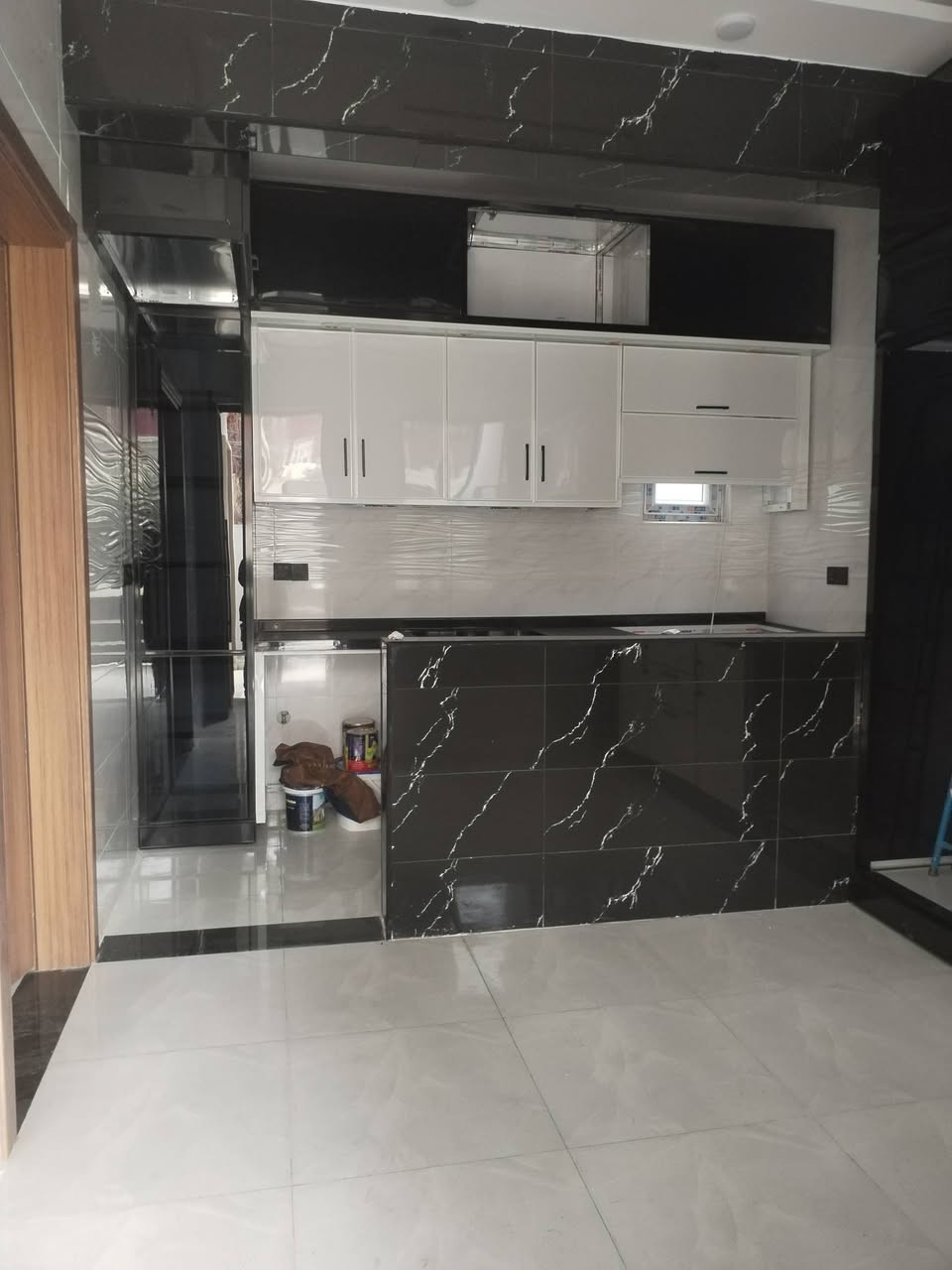 عروض مكتب الصادقين للعقار

عروض مكتب الصادقين للعقار

دار للبيع في حي الاخاء مساحه 150 متر واجهه 7ونص

ملك صرف طابو الزهور. تسليم فوري مفتاح 2026

ط الاول. غرفتين نوم. هول. استقبال. مطبخ. صحيات.

ط الثاني. ٣ غرف نوم. هول. صحيات. سطح ناصي سطح عالي

مراجعه مكتب الصادقين للعقار سايدين الكنيسه تايتينك مقابل مرطبات الصفار للاتصال ***********

نستقبل جميع العروض التجاري والسكني
