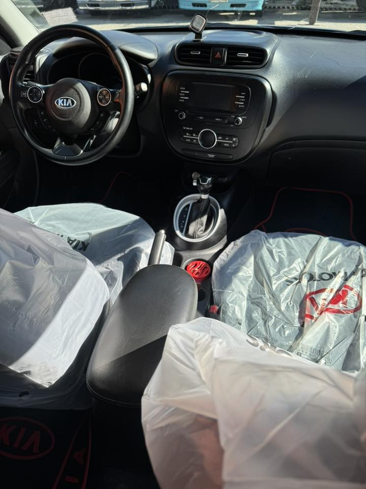 كيا صول موديل 2017 محرك جي دي حجم 2000 حادثها جاملغ مصبوغ وبنيد مبدل بيها جراد بالقمارة يتعالج بالبوليش جاهزة تخم تاير صدر تبريد ماشية 50الف مكانها بغداد عارضها 120 وبيها مجال رقم الهاتف ***********
