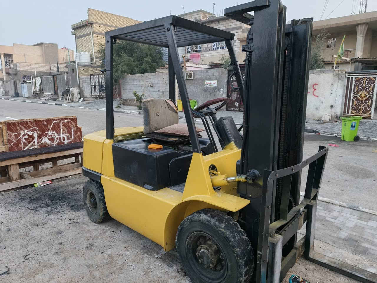 مستوبيشي بانزين حركتين اوتوماتيك طنين ونص مكان الرافعه بصره سعر ٢٧رقم ***********
