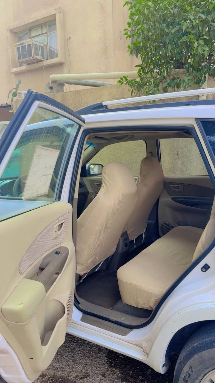 توسان ٢٠١٠ خليجي بيها حادث ربع البنيد فقط سياره جاهزه من تبريد وصدر وكلشي رقم سليمانيه الجديد تحويل ثاني يوم  محرك ٦ سلندر المرغوب سياره فتحه وشاشه كبيره موصفات التوسان معروفه سياره موجوده ب بغداد رايدها ب ١١٠ وبيها مجال بسيط ***********
