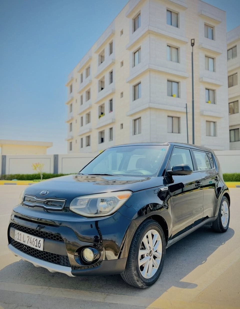 صول 2019 وارد امريكي
رقم بغداد انكليزي باسمي 
مكينه 2000 ماشيه 68
شاشه كبيره كار بلي كامره دواره داخل لونين
تخم تاير وباتري جديد 
كير ومكينه وتبريد مكفول ع وضع الشركه 
ضرر امريكا تبديل جاملغات اماميه وباب عكس السايق نفس اللون بلادي
وهنا صار عندي جاملغ خلفي صبغ
اكو بارد بلقماره بسيط اثر واكفه وكعت عليهه طابوكه
مكاني بغداد
سعرهه 119
رقمي ***********
