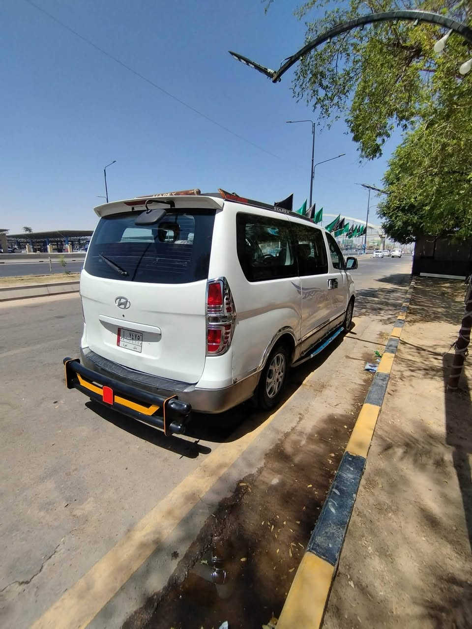 ستاركس 2008 للبيع مسكر اصل اوتماتيك
 دواخل جديده 
شاشه تاب 
طرمبه ستوني شادها 
كبريسر حجم 20.ستوني شاده 
سوبر توني شاده 
سياره بيه صبغ ربع الوره و البنيد مبدل 
السعر 120 بيه مجال بسيط جدا
مكان السياره نجف
للاستفسىار ***********
