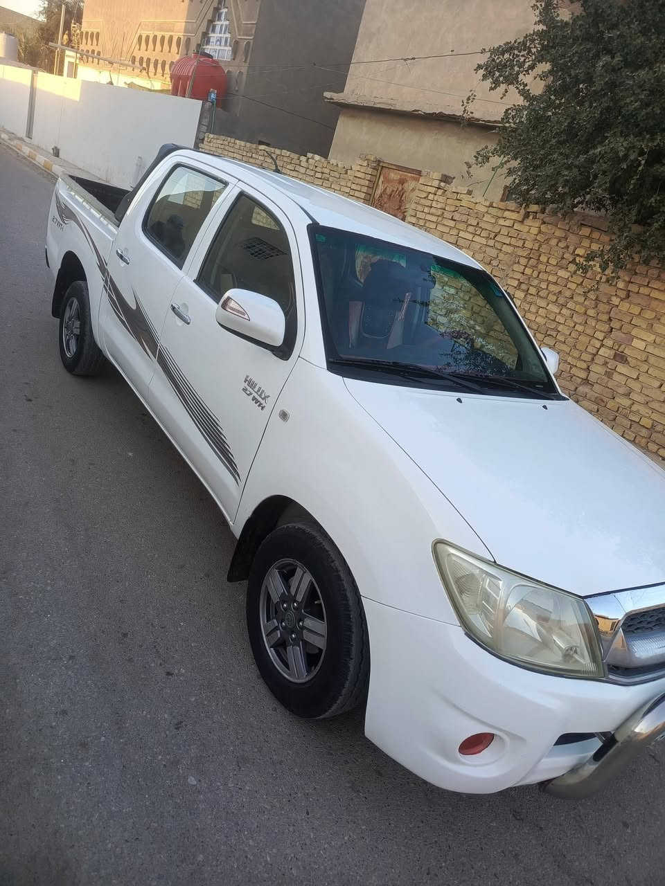 سلام عليكم بـيك اب هايلوكس موديـل 2011كويتي شاصي 19
سياره جديده بمعنه الكلمه مكفٕوله من ضربه والفتح وتبديـل 
محرك ما مفتوح حداديه بل كارتون تخم تاير جديد رقم قادسيـه
انكلـيزي شراي يتصل مكـلف بلنـشر. رقم الهاتف (***********)
