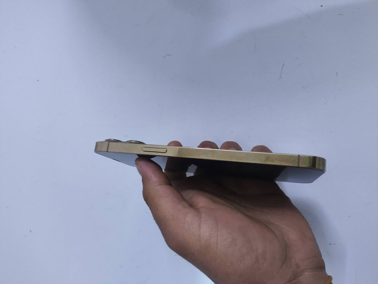 13 برو ماكس ذ 256 مبدل شاشه وبطاريه اصليات مال تفصيخ كله شغال تجي تفحص وتاخذ من البيت مكاني بغداد 
***********
