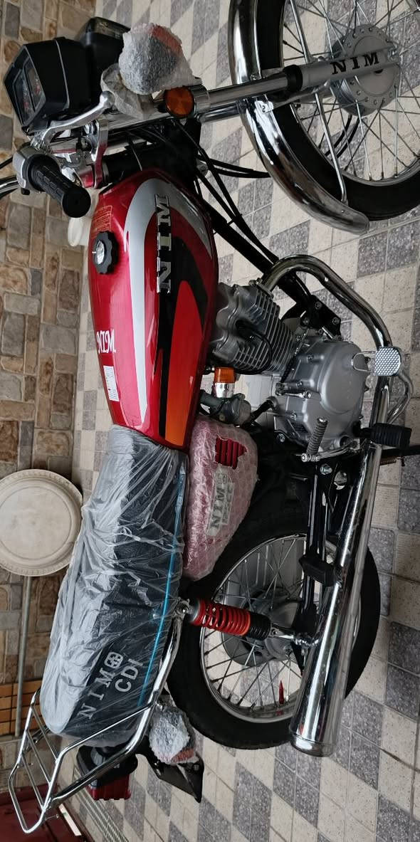 السلام عليكم ناما 3 احرف شاصي رفيع لون دم الغزال مميز موديل2027صارلهه 15 يوم طلعت من المعرض بعدهه بدهن الوكيل  كلشي شغال كهربائيات
السعر:660 
الرقم:***********
مكان كربلاء الحر قرب نوارس
