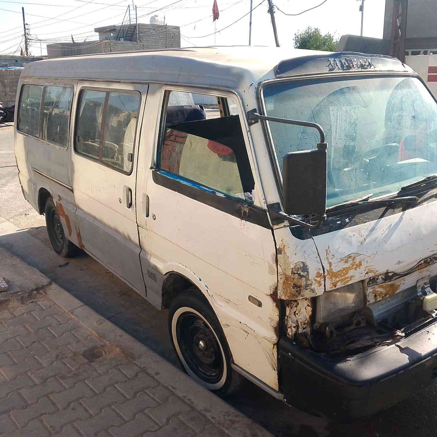 سيارة مازدا موديل 91مكفولة من العشائر والسرقة راعيه مسافر السنوية عضم عاج رقم الماني سعر 25 وبيهة مجال ***********
