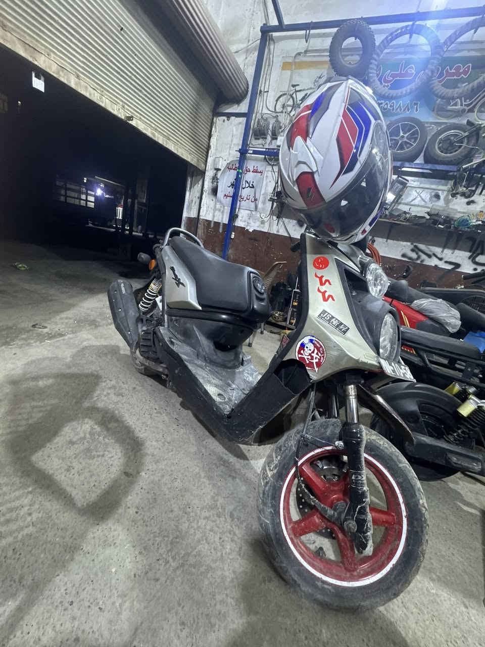 السلام عليكم سكنس جبلي للبيع دراجة مفولة تزويد داخل المكينة بوشة 63كور بصمة كلجات WF كله ياباني السعر مليون 600 وبيه مجال حك الجية الرقم ***********
