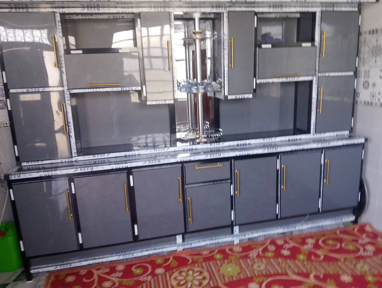 السلام عليكم كاونتر لل بيع صارنه شهر من شتريناه جديد السعر 850 وبيه مجال المكان ناصريه قضاء النصر مكلف بل نشر ***********
