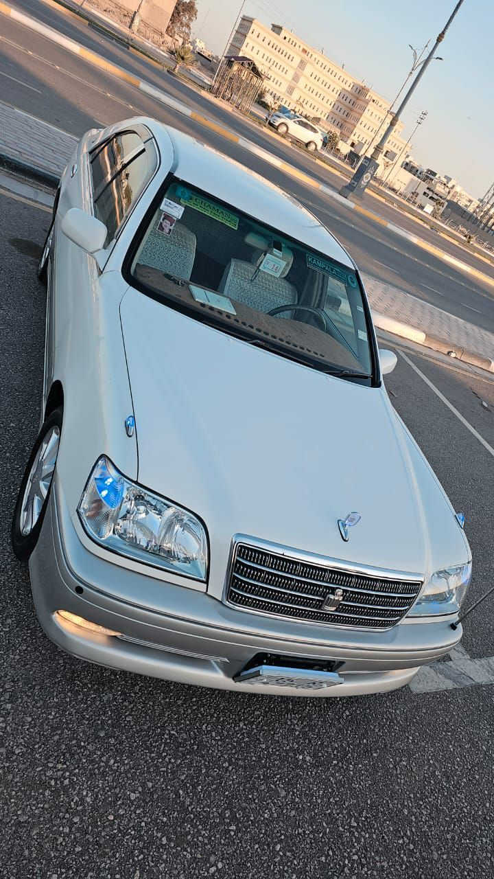 اللهم صل على محمد وال محمد السلام عليكم ملكه للبيع فقط  السعر 138 وبيها مجال موديل 1999 سنويه 2028 باسمي كفاله من الضربه والكصه ونقل الجثه والعيب الشرعي شاصي 75 ديفور الكبير ستيرن كهربائي كشنات كهربائيه مكينه وكير وحداديه وتخم تاير وتبريد وي السويج السياره كرستال رقم انبار دولي تحويل ثاني يوم العنوان كربلاء قرب بانزين خانه سما كربلاء رقم الهاتف ***********
