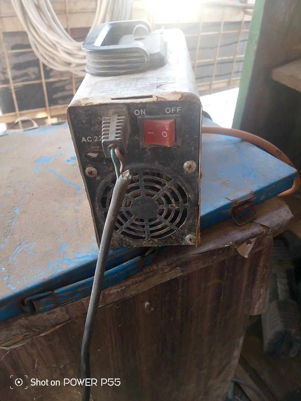 غراض للبيع ماكنة لحام كنديه درجه اوله مال شقل مستمر وماكنه صقيرة الحجم صينيه درجه اوله ومنكنه روسيه ام اصليه تفتح اكثر من 20سم وباقي الغراض ايضن مفيدات لهل المصلحه مكان بابل جبله غير متواجد ع الفيس  للتصال ***********
