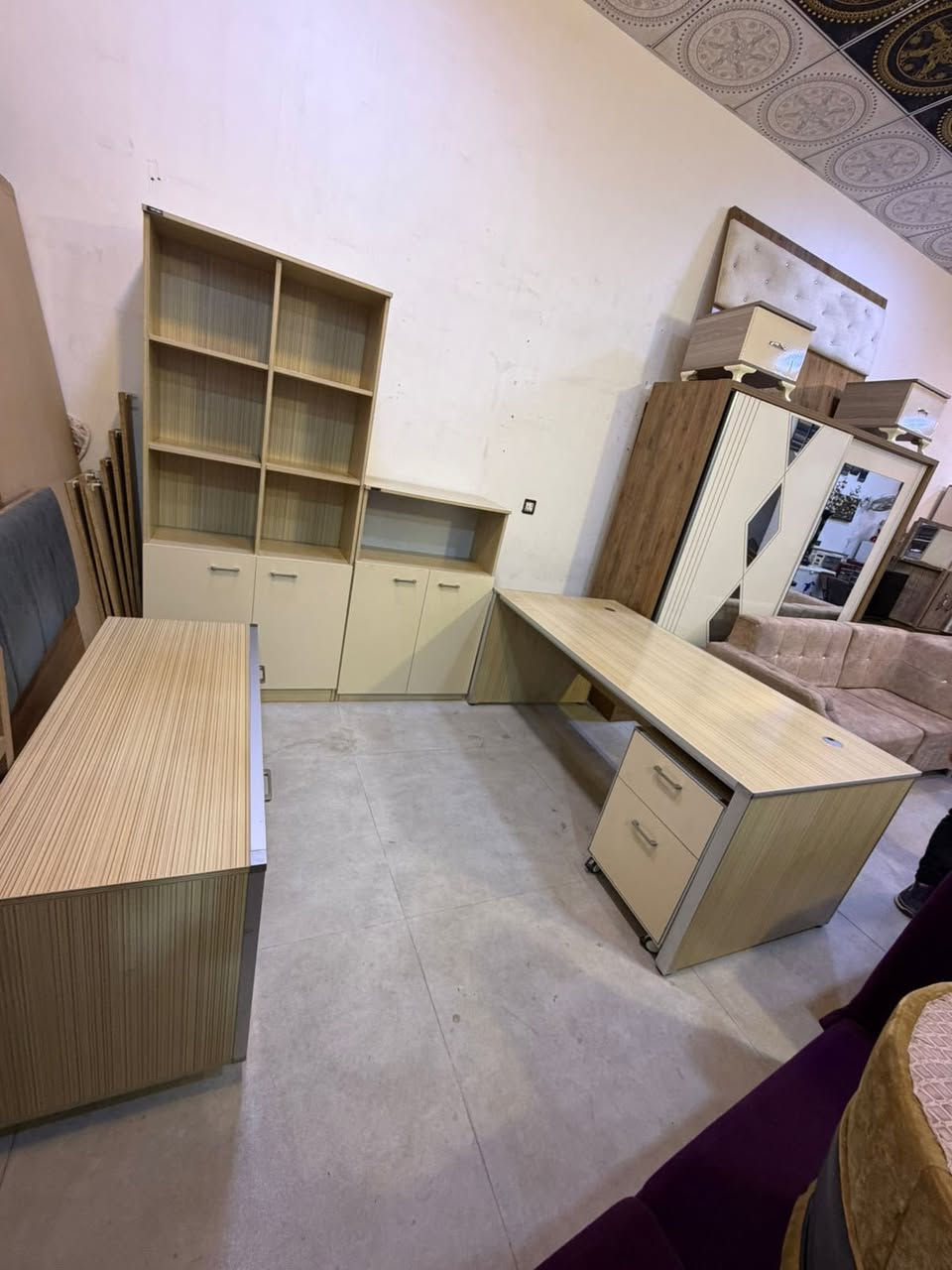 #للبيع🔥🔮#سعر_خاص_فقط
#-ميز مكتبي ماركة vana group كلش نضيف
💯العنوان #اربيل_فرمانبران
📞للمزيد مراسلتي #خاص ✅
📞 مراسلتنا على #واتساب+9647774475969
