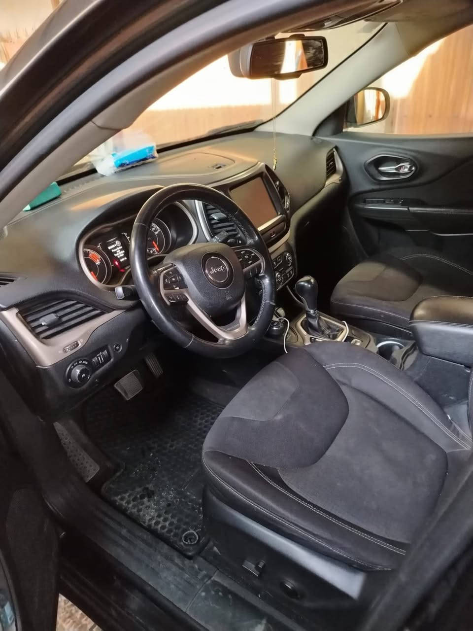 سلام عليكم جيب 2016 رقم بغداد ٦ سلندر فول 1 على ١ سيارة جاهزه رقم بغداد تحويل مباشر  ماشيه ٨٠ مكانها بغداد حادث بسيط مرفق سعر ١١٠ / ***********
