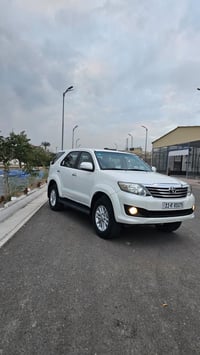 فورجنر 2013ماشية 138 مكفولة من الصبغ والضربة السيارة نضيفة حيل بارد با...