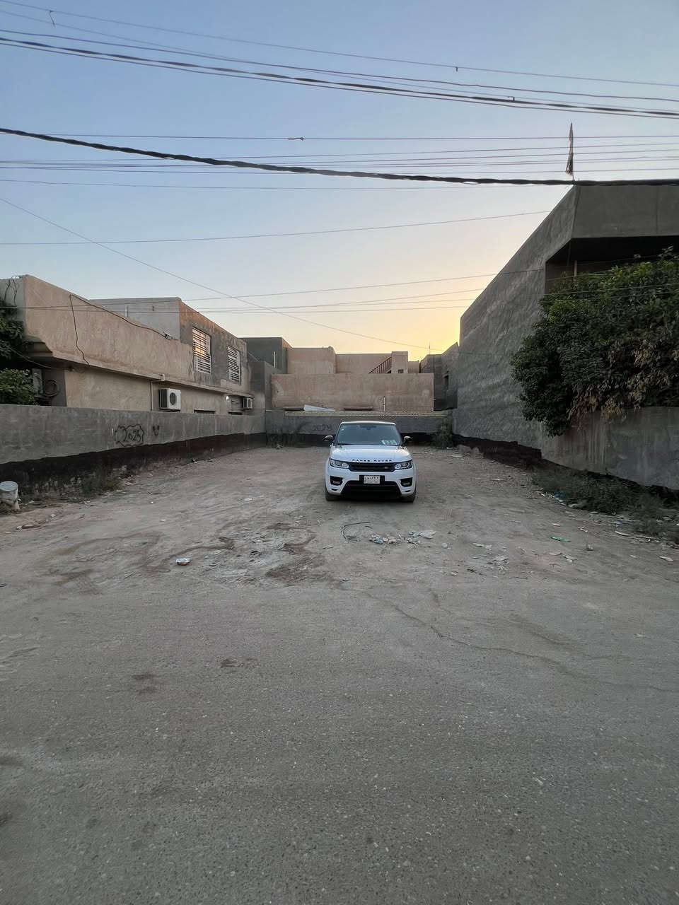🏡 قطعة أرض للبيع

📐 المساحة: 250 متر 
📜 ملك صرف –
📏 الواجهة: 12.5 متر
📏 النزال: 20 متر

✅ موقع مميز
✅ جميع الخدمات متوفرة

📍 العنوان: حي 17 – قرب مدرسة البحرين

##عقارات الأسد 🦁

📞 للاستفسار والتواصل على الأرقام التاليه:

#ابو اسد .."
***********
***********
