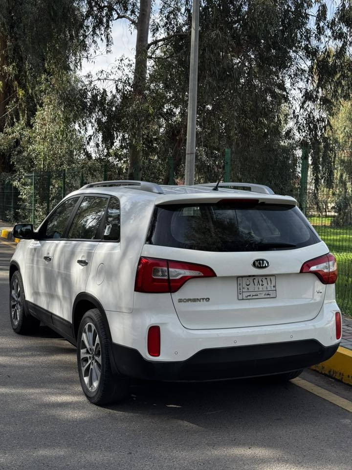 سياره سورنتو للبيع
موديل 2015 مكفوله كفاله عامه 
كلين ماشيه 107 كيلو
رقم بغداد بسمي شرط التحويل 
المواصفات 
 كامره خلفيه 
حساسات امامي وخلفي 
بك لايت LED
بصمه تشغيل 
 بصمات 
سبعه  7 راكب
مري كهرباء 
اناره بل يدات باب 
اناره داخلي 
6 سلندر
شاشه لمس 
اشاير بلمري 
تحكم ستيرن
اشاره ترحيب 
قطع تبريد عدد 3
كرسي السائق  كهربائي
تبريد وتدفئه شغال
سعر: 210 وبيها مجال
مكاني الموصل 
الاستفسار: ***********
