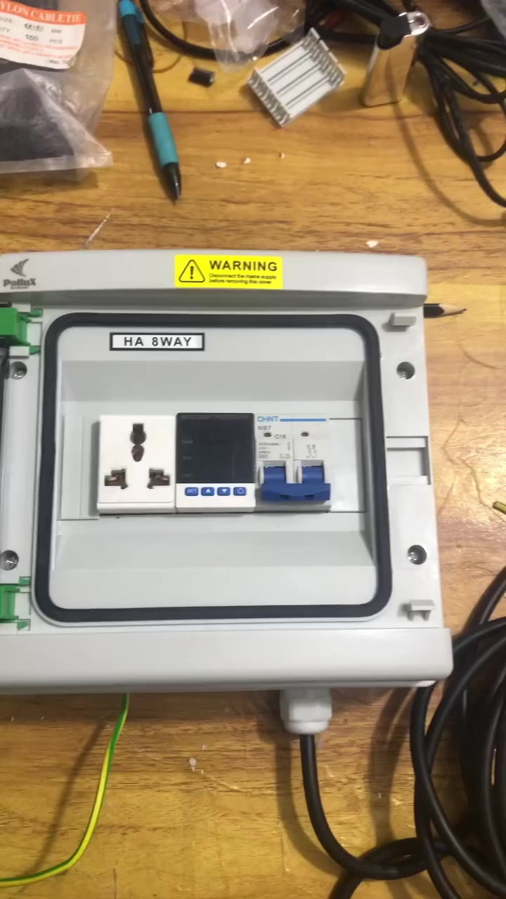 شاحن سيارة كهربائية ***********
