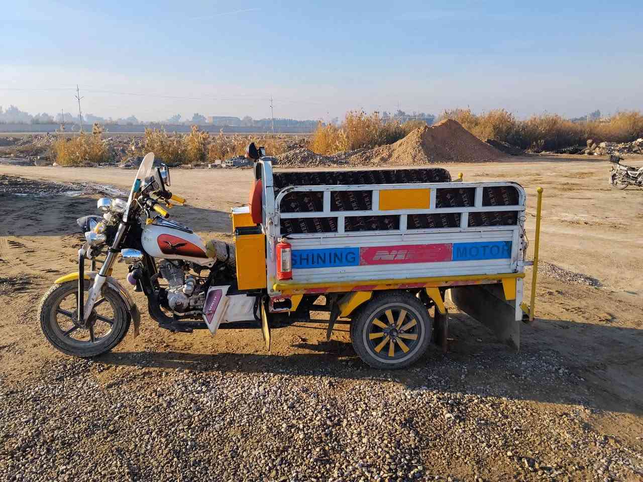 سلام عليكم ستوته. ام طير للبيع موديل 20 محرك 25 مرقمه سنويه تحويل ثانيه يوم ستوته حلوه مرتبه نضيفه بشكل مكان شهربان سعر 3مليون بيه مجال الرقم/***********
