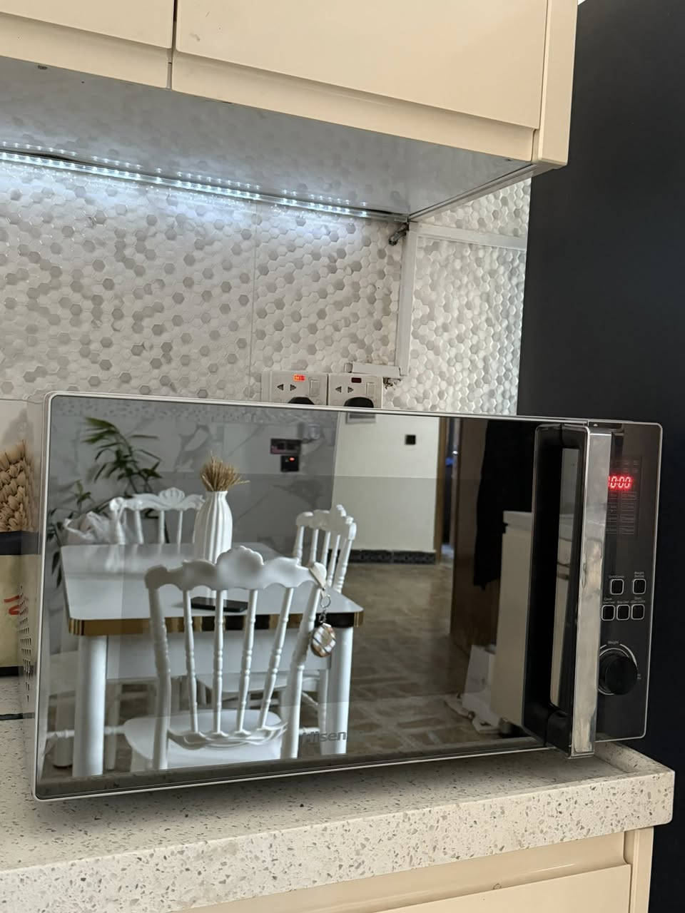 مايكرويڤ نظيف جدا براند HISENSE للأستفسار خاص


**إذا كنت صاحب هذا الإعلان وتريد حذفه لأي سبب، رجاءا أرسل رسالة إلى الدعم الفني**