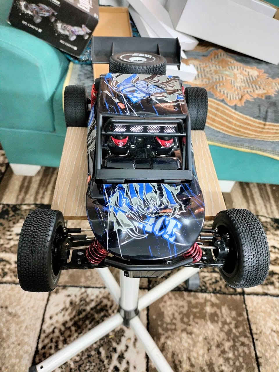 عيدكم مبارك اخوتي الاعزاء
سيارة احترافية حجم 1/12 ويل تويز برشد السيارة نضام متصل مو منفصل وبقية التفاصيل بالفديو استمتعو


**إذا كنت صاحب هذا الإعلان وتريد حذفه لأي سبب، رجاءا أرسل رسالة إلى الدعم الفني**