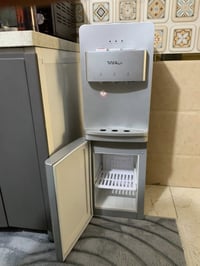 براد • ثلاجة صغيرة • مكنسة كهربائية