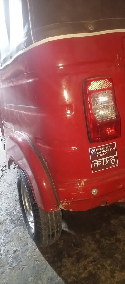 السلام عليكم تكتك زيل للبيع اوراق مكتب حسين بسمي شرط احله من الصوره  كهربائيات كله شغاله مكينه مكفوله مال بجاج 20 مكفوله لا تنقيص ولا تبخير تخم تايرات جديد دوشمه جديده باتري جديد مابيه قطرت خياس  التكتك بس كشر ازيل الباقي كله باجاج حته الكهربائيات بجاج مكانه بغداد السعر 2800 وبيه مجال***********
