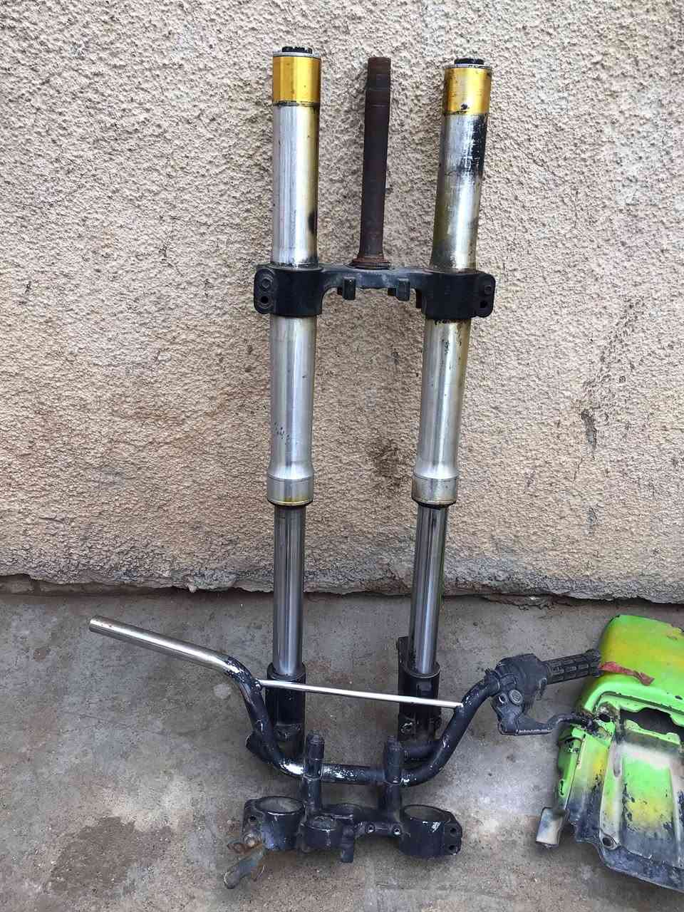 قراض قفار كاويار للبيع
دبلات امامي معه السكان  و صفايح معه كله وذيل السعر 40قفل  
(***********)
