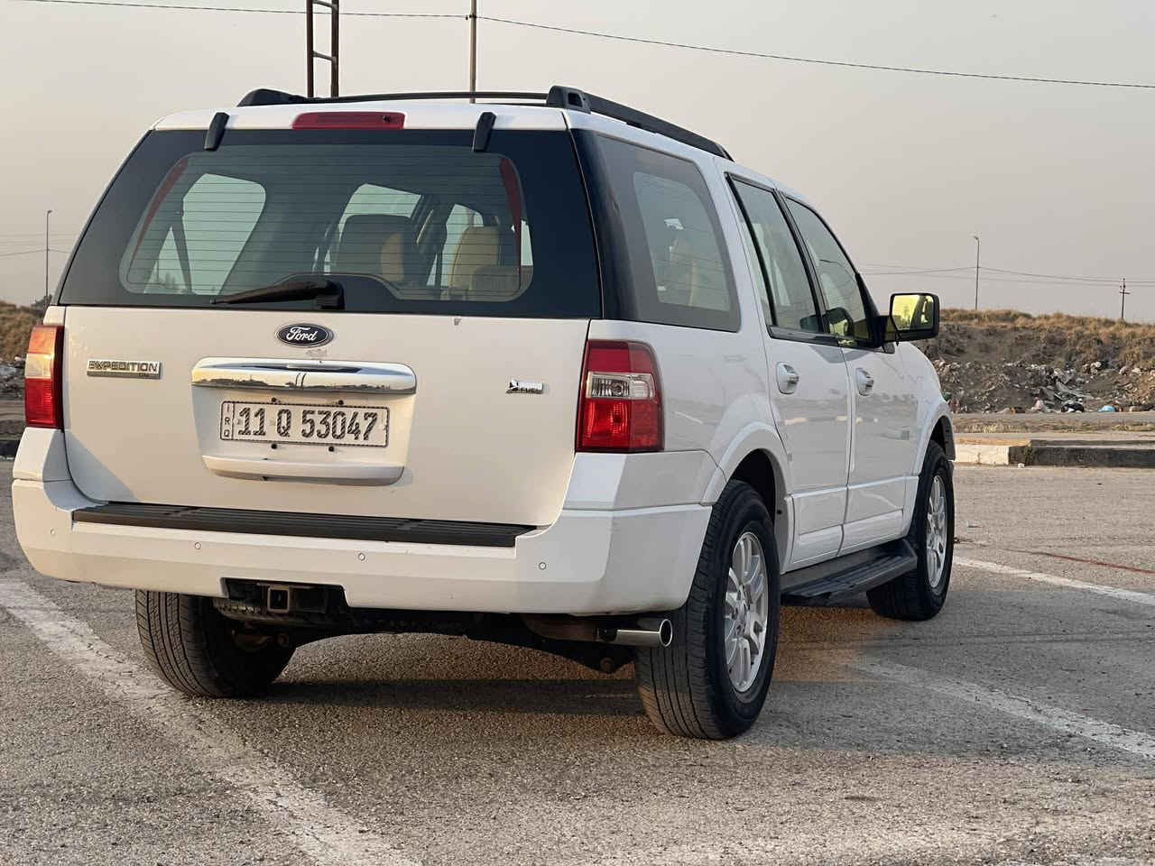 السلام عليكم 
فورد اكسبديشن خليجي
وگاله المنصوري 
كفاله عامة 
كشر كير مكينه
ماشيه123 
بعدها حته ارضيه شركة وكتلوكات بيها ع ايد وحده 
رقم هزه جديده
***********
