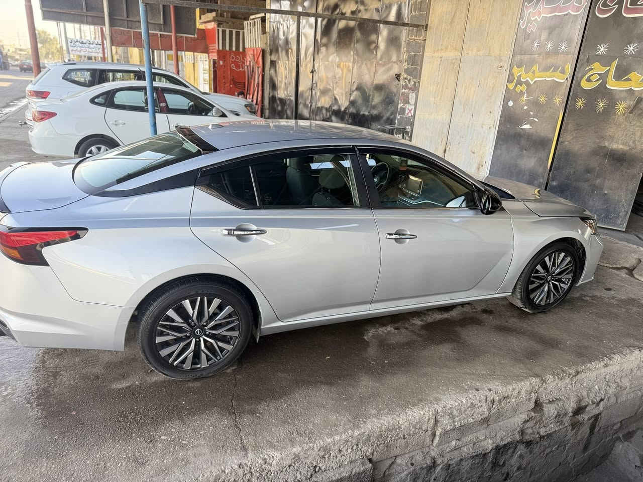 سلام عليكم
للبيع او مراوس حسب القناعه 

 نيسان التيما موديل 2023 SV

اللون سلفر شكل الجديد 

 رقم (اربيل) شرط تحويل  

📌 المواصفات:SV

• كشن كهربائي

• رادارات خلفية 

• رادارات جانبية

• تشغيل عن بعد + بصمة تشغيل

• كاميرا خلفية

• تحكمات كاملة بالستيرن + تحديد سرعة

• لايتات زينون 

📌 تفاصيل إضافية:

السياره ماشي 70 الف ميل 
سيارة بدون صبغ  بس  اثنين جاملغ امامي تعديل بارد 

• محرك وگير بشرط

• صور سونار موجود 

💰 السعر:175 

بيها مجال للطيبين شي قليل 

📍 العنوان كركوك 

📞 للتواصل والاستفسار (واتساب): ***********
