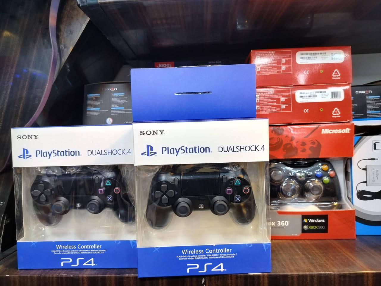 السلام عليكم
حبيت أعرفكم على مكتبنا الغدير للحاسبات الموجود بـ الشرطة الرابعة — قرب مكتبة المولى ، في كل اللي يخص الكمبيوتر والأجهزة:
صيانة لابتوب وكمبيوتر مكتبي (فحص ،صيانه، تبديل قطع، تنظيف داخلي).
فورمات وتنصيب أنظمة تشغيل: Windows / macOS / ChromeOS.
تنصيب برامج: Office، AutoCAD، 3ds Max، Revit، Lumion وغيرها.

صيانة الطابعات: إصلاح، تعريف، تنظيف، وطباعة فواتير.

كاميرات المراقبة (XVR/NVR):  ضبط، وصيانة.

استعادة الملفات المحذوفة وبرامج النسخ الاحتياطي.

 أجهزة الألعاب (PS5/PS4): سوفت وير وحل مشاكلة

ليش تختاروننا؟
شغل سريع وشفافية بالأسعار.
أدوات أصلية وخبرة عملية سنين.
توثيق العمل .
📸 شوفوا الصور المرفقة لبعض الأجهزة والخدمات اللي سويناها.
📞 للحجز أو الاستفسار ابعثوا رسالة على واتساب:
***********
***********
