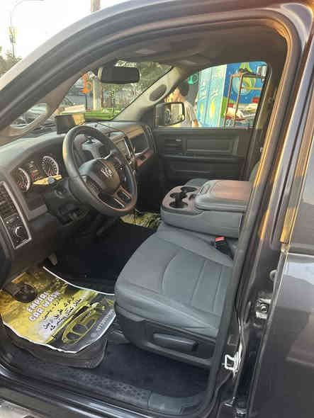 بسم الله 
� 

رام كلاسك 2020 — كلين تايتل / رقم أربيل / V6 3.6

🔥 ماشية 75 ألف ميل فقط — سيارة نظيفة ومريحة للسفر 🔥

📌 تفاصيل السيارة:

 • Ram 1500 Classic 2020

 • محرك V6 3600 اقتصادي ومناسب للسفر

 • كيلومتر: 75,000 ميل فقط

 • كلين تايتل / رقم أربيل

 • كاملة من كلشي — ما بيها أي مصرف

 • المحرك + الكير شرط الفحص

 • بيها بطاقة بنزين كركوك

الواتساب: ***********

السعر : ٢١٥

 • داخلية وخارجية مرتّبة،  عدا بعض الشخوط   وشخط واضح بجاملغ الايسر الخلفي
