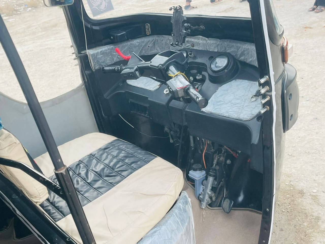 سلام عليكم تكتك عشرين نضيفه وحلوه ما عوزه شي كبل الشارع  للبيع والشري لا خابر سعر 6500 واذه رقمي ‏‪***********‬‏
