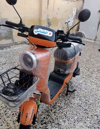 دراجه شحن R9نضيفه ما صالي هواي من اخضتهة نضيفه كلش بطاريات5 كبار وياهة...