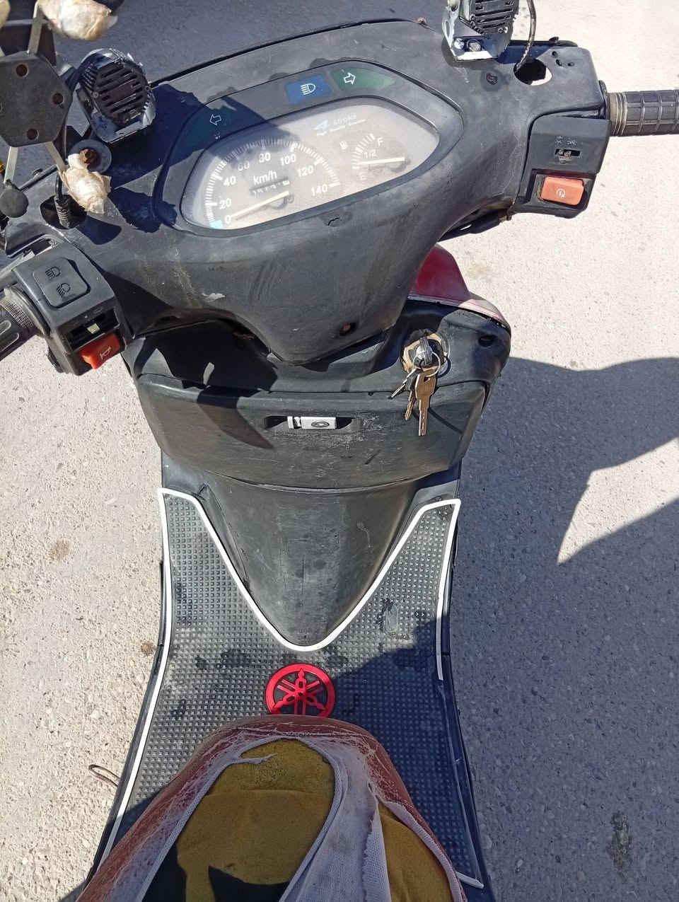 للبيع دراجه فراشه ياباني كهربائيات كامله مكينه شادها طابوكه قبل شهرين  دراجه كامله نص هدر شرط النضافه وين ميعجبك اطلع نقصها بس كفرات وباتري عل بلاد باقيه العنوان بعقوبه التحرير ***********
