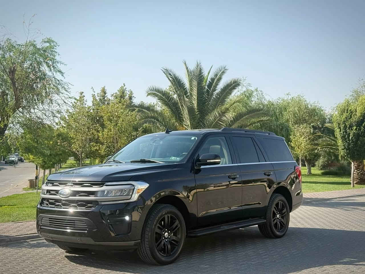 FORD EXPIDITION XLT PLUS 2024
V6 3.5 TWIN TURBO
فورد اكسبيديشن 

🔥المواصفات فول 
موديل 2024
شاشه كبير 
كاميرا 
حساسات خلفي امامي 
▪️بصمة تشغيل واطفاء وفتح جنطه وفتح جام
▪️دخول ذكي ٥ بصمات
▪️تشغيل عن بعد 
 شاحن واير ليس
▪️فتحة سقف بانوراما 
دبل دفع رباعي
اوتو بريك اوتو ستار اوتو هولد
▪️صندوق كهرباء 
▪️داخل جلد 
▪️فور ويل درايف نفكيشن نظام خرائط متطور
▪️كشنات امامي خلفي والوسط كهربائية
▪️كشنات تدفه تبريد 
▪️كشنات فول كهرباء 
▪️سايد بريك بصمة 
▪️كشن منفصل vip
▪️وضعيات قيادة 
▪️تبريد ثنائي الاجواء 
▪️تبريد ٣ قطع 
▪️كشن خزن ٣ وضعيات 
▪️مرايا طوي كهربائيا مزودة  بتنبيه بنقط عمياء
▪️نظام سحب مقطورة 
▪️شحن لاسلكي 
▪️اوتو ستوب ستارت 
▪️تحذير خروج عن المسار
▪️٨ وضعيات قيادة
▪️قيادة آلية ذكية ومانع تصادم
▪️رادار 360 درجة 
▪️محرك V6 3.5 دبل توربو
ماشيه 40 الف
ضرر سياره جملغ امامي يمين مبدل بيلادي نفس لون بدون صبغ 
سياره بدون دواخل بشرط
سياره بدون رقم تترقم شمالي فقط 
مكان سياره سليماني 
***********📞
