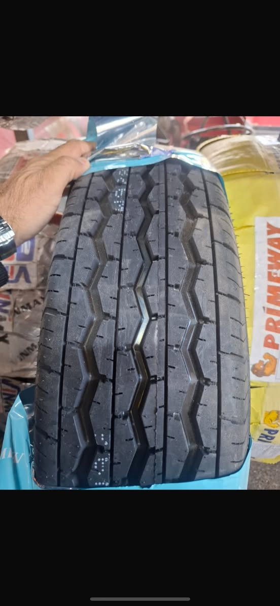 توفر اطار نوڤولا
صيني انتاج ٢٥  القياس 195/15

اتصل ***********بغداد مجمع مشن
