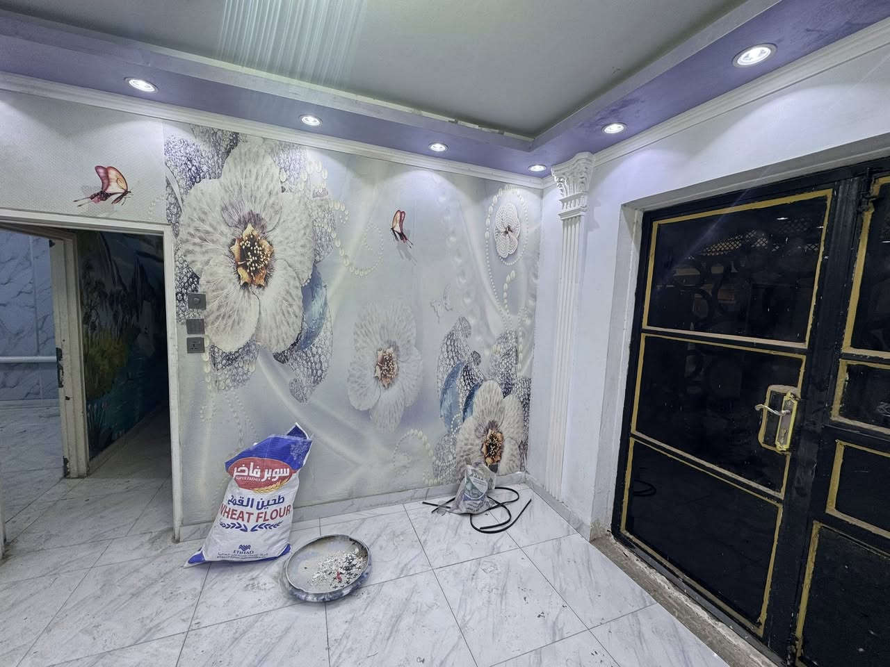 مشتمل اللايجار الدوره الصحه 
طابقين طابق الاول بي غرفتين وحمام ومطبخ 
طابق ثاني غرفتين وحمام 
سعر ٦٠٠
***********
