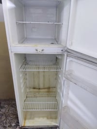 البيع  ثلجه شغله نقص غاز  سعره 100وبيه مجال07874900118وتساب