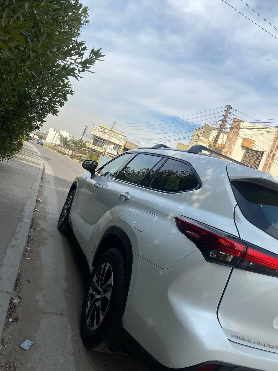 مرحباً
تويوتا هايلندر موديل 2022 مستوردها على ايدي ‼️(هايبرد)+(بانزين )

الضرر: فقط بنيد تبديل بلادي بدون اي صبغ سياره 

حتى بدنه وراديترات نفسهن بلاديات مال شركه 

من امريكا تعمل وتسير 

ترهم مراوس او بيع 

ماشيه 17الف 

صدر كير محرك تبريد جديد 🆕 

مكان السياره العامريه شارع العسل 

السعر :305وقابل لتفاوض 

موديل /2022

فئة/XLE

بصمات 

سلايد روف

7راكب 

كشن كهرباء

كشنات تدفئه

سايد بريك بصمه 

اوتو هولد

EV Mood

كشافات ضباب 

صندوك كهرباء ⚡️ 

وبعد هواي مواصفات 

رقم الهواتف

 ***********ابو فليحه 

***********استاذ عمر ابو ليث

بلخير على ياخذها سياره جديده وتصليح شركه اصلي 

بالتوفيق على الطرفين
