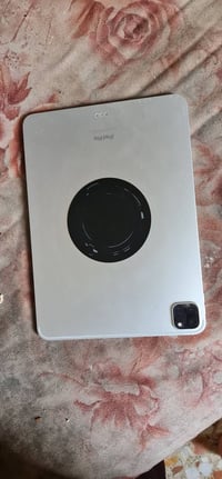 ايباد بروو ١١ انش معالج m2 نضافا اخو الجديد لا خدوش ولا داخل تصليح بطا...